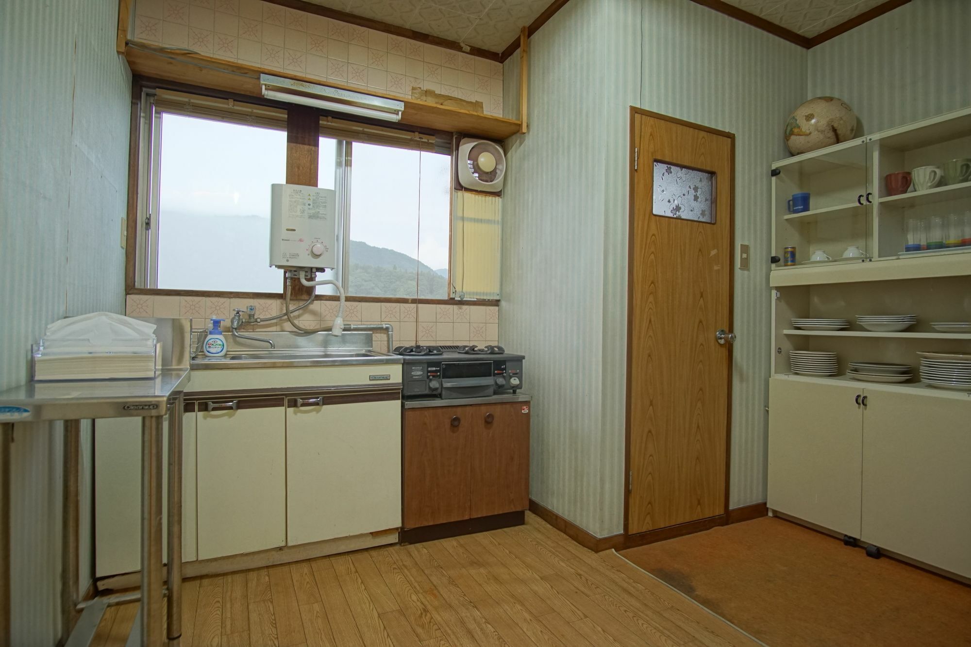 Hakuba Station Guesthouse En Eksteriør bilde